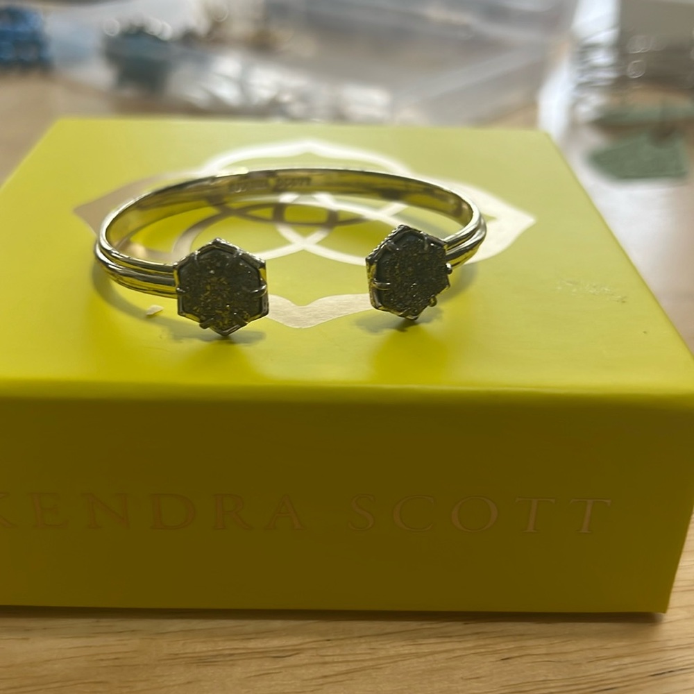 Kendra Scott bracelet